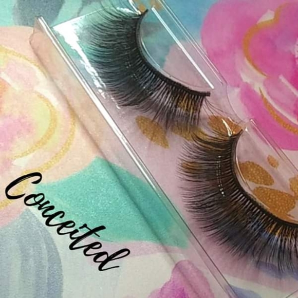 Lashes - Picture 3 of 4